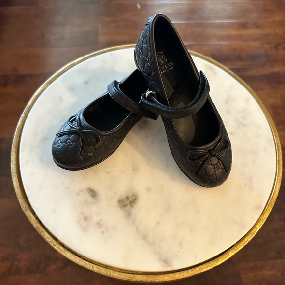 Girls Gucci Black Leather Dress Shoes in Near Perfect Condition